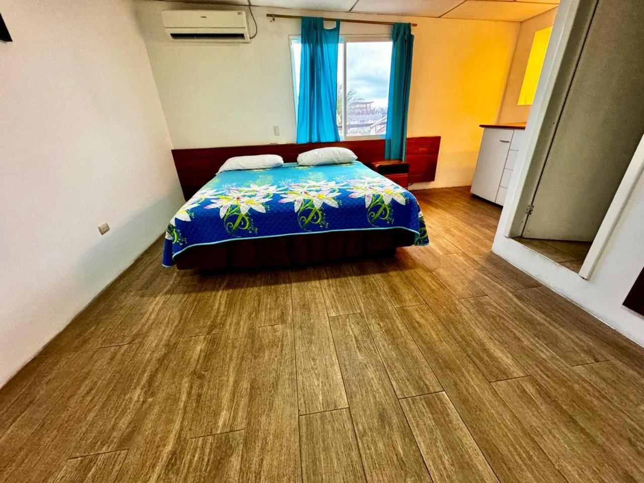 Hostal Muyuyo Пуэрто-Айора Экстерьер фото