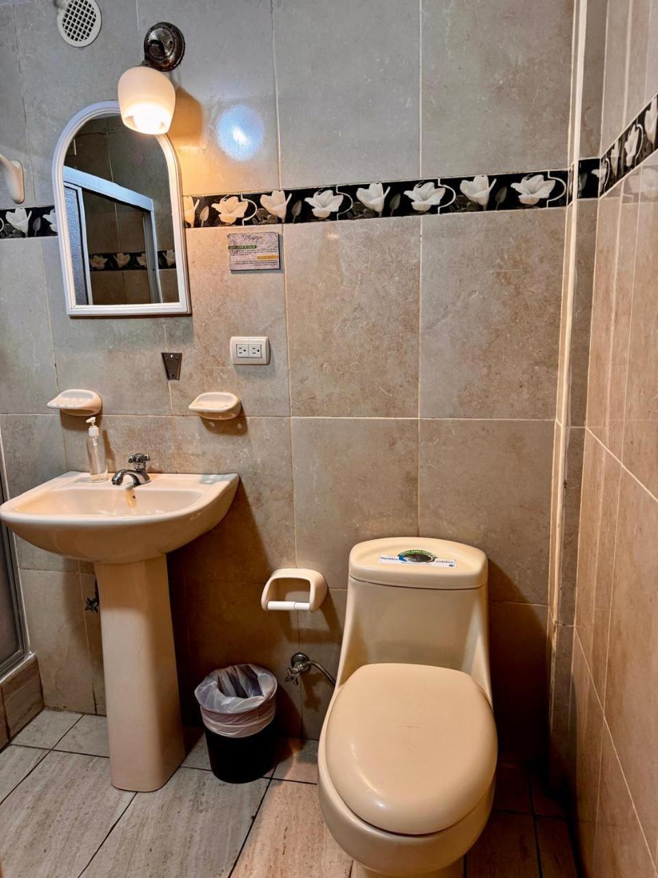 Hostal Muyuyo Пуэрто-Айора Экстерьер фото